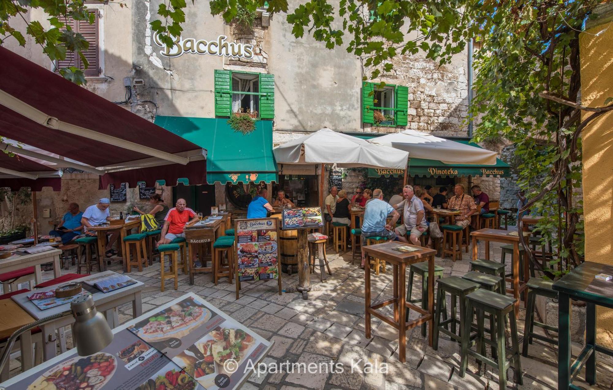 Kala Main Square Пореч Экстерьер фото